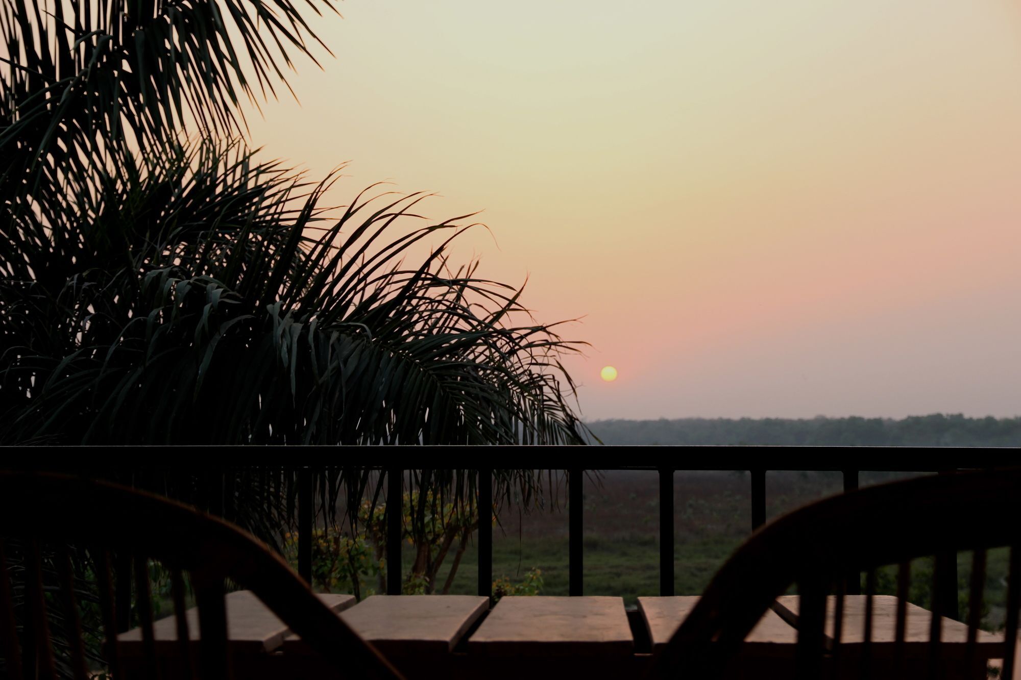 Jungle Sunset Camp Hotel Sauraha Kültér fotó
